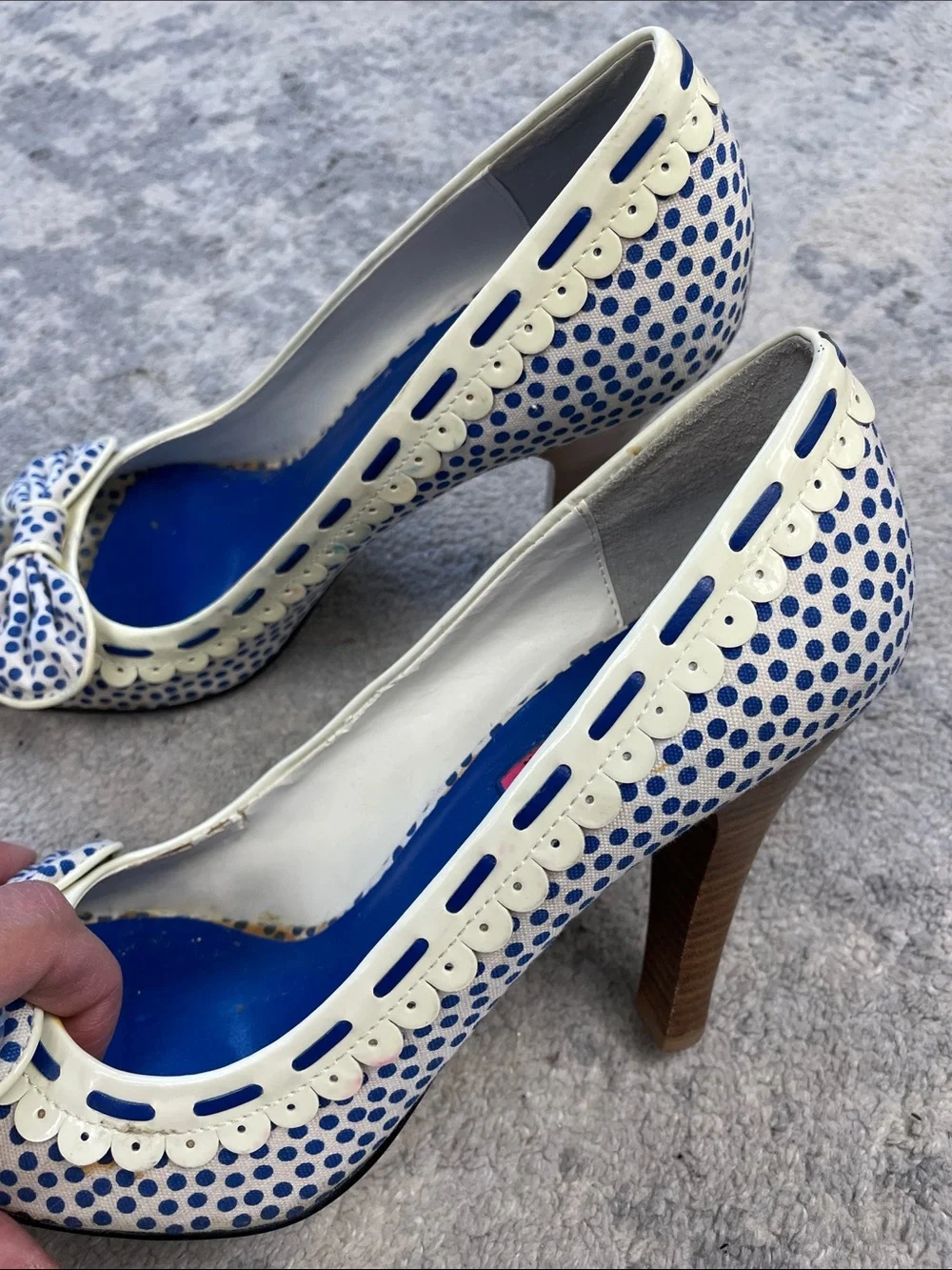 Betseyville Betsey Johnson Valyn Blue White Polka Dot Pumps Retro Bow Sz 9.5